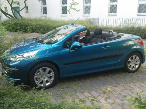 Peugeot 207cc offen