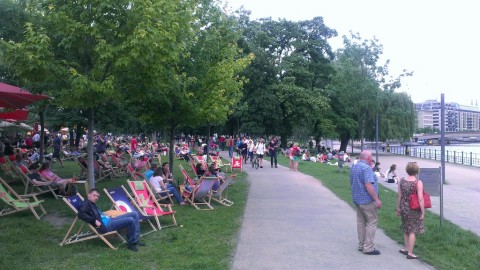 Massenchillen an der Spree