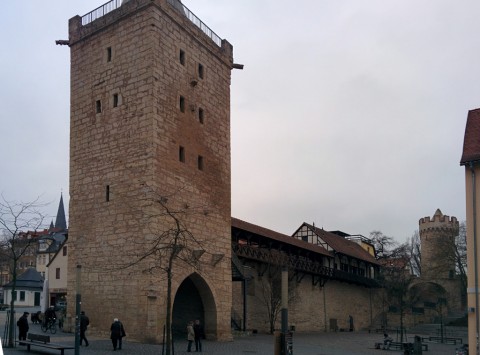 Stadtmauer mit Türmen