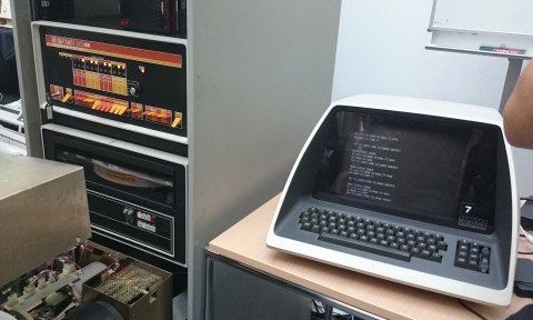 Original PDP-8 zum Vergleich