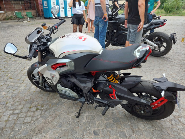 Kaufe Motorrad Lenker Zurück Bewegen Halterung 32MM Für BMW